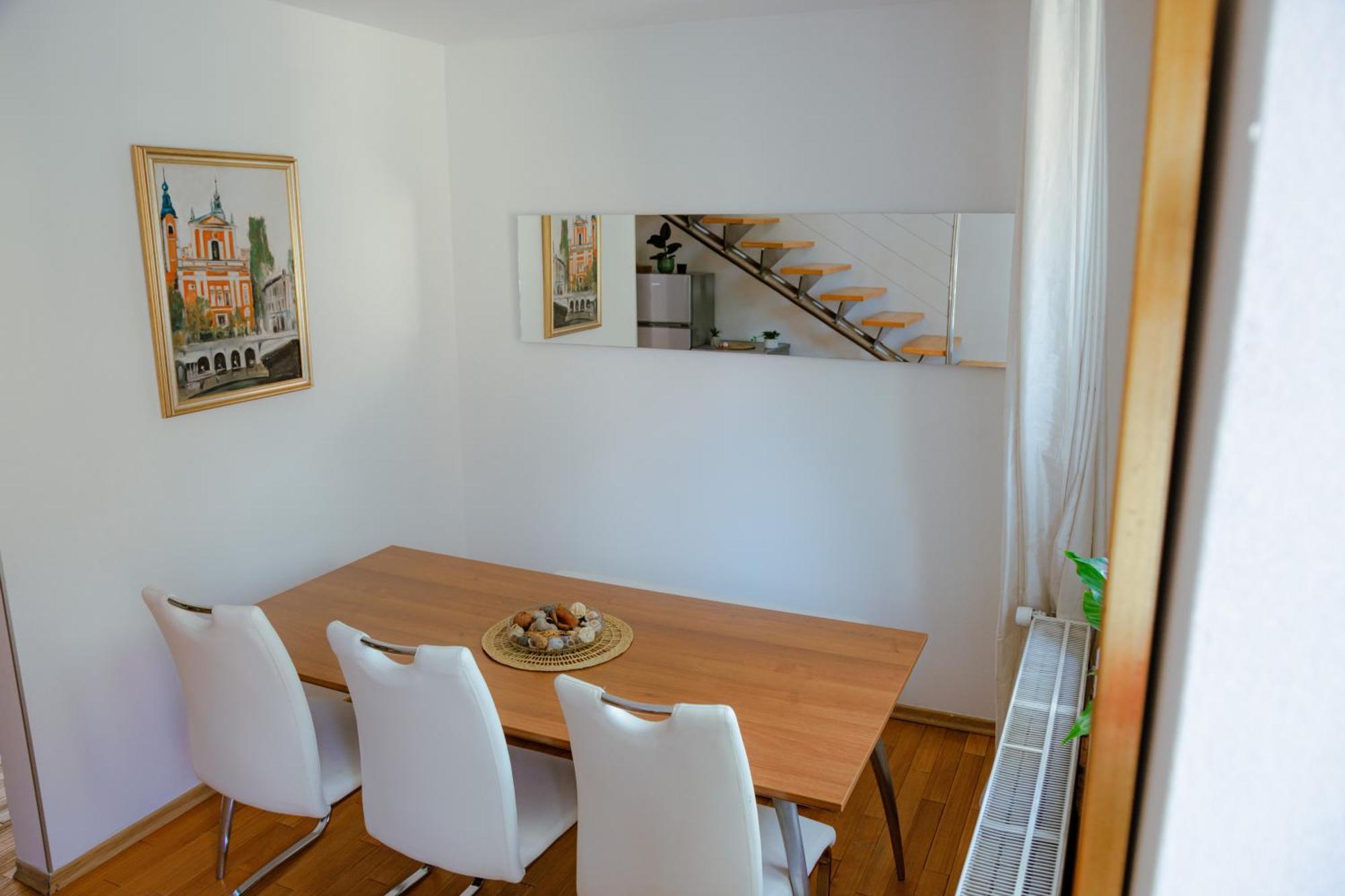 Bridge Apartment *