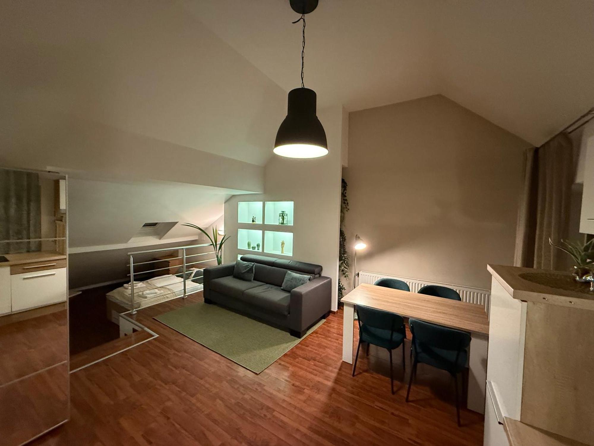 Bridge Apartment *